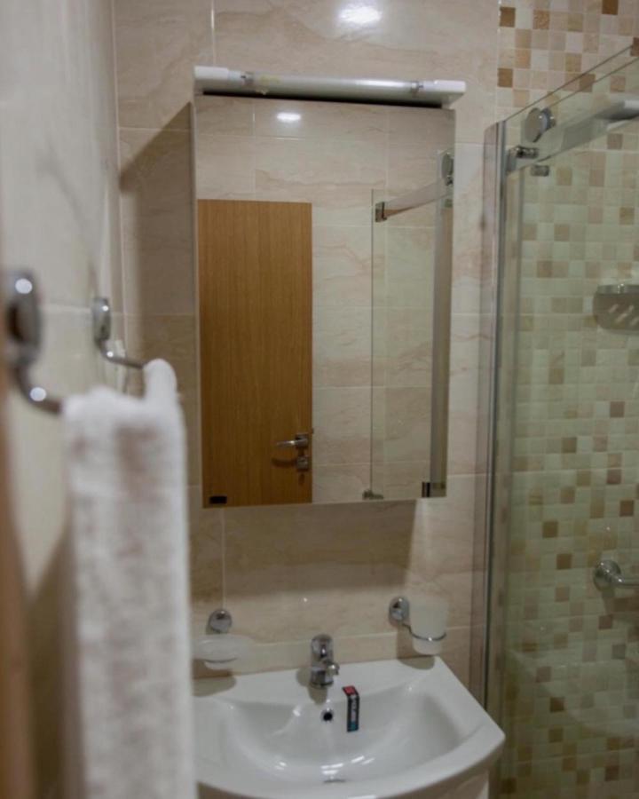 Delux Apartmani Dobra Voda Bagian luar foto